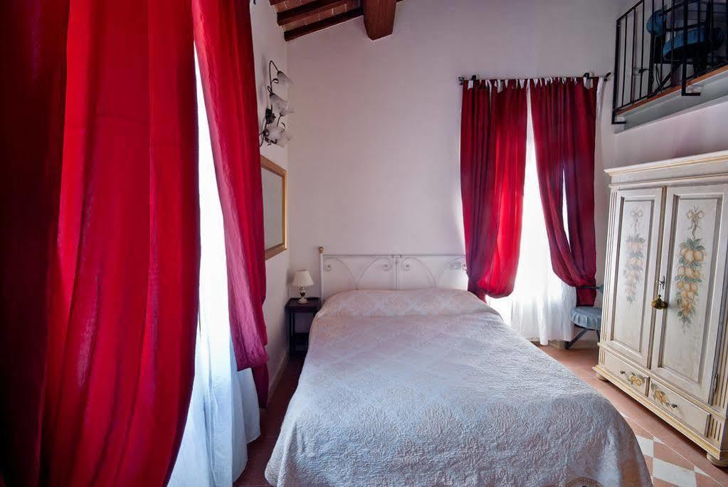 A Casa Mastacchi Bed and Breakfast Siena Esterno foto