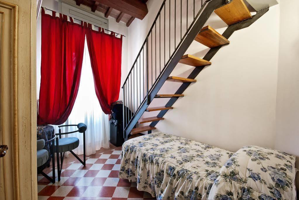 A Casa Mastacchi Bed and Breakfast Siena Esterno foto