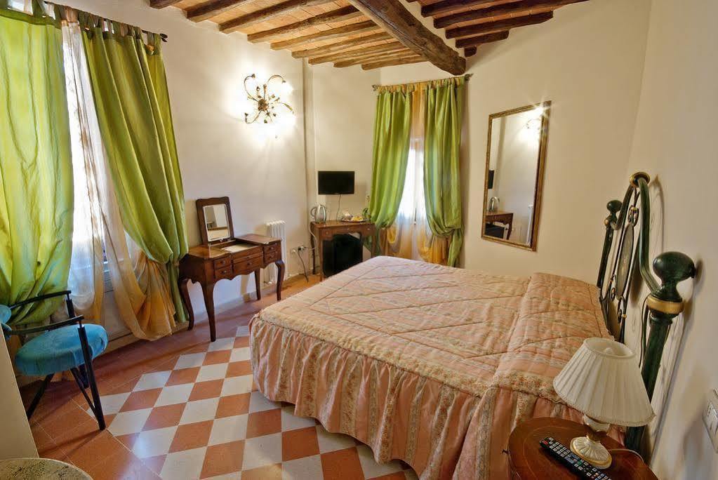 A Casa Mastacchi Bed and Breakfast Siena Esterno foto